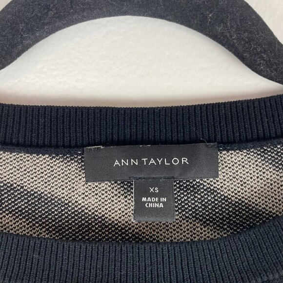 Ann Taylor Women's Zebra Print Sweater Size XS Animal Print Black Tan Pullover - Picture 2 of 7